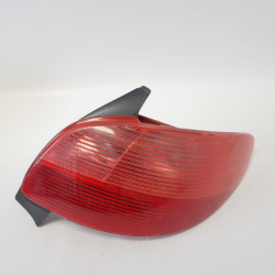PILOTO TRASERO DERECHO PEUGEOT 206 2531D