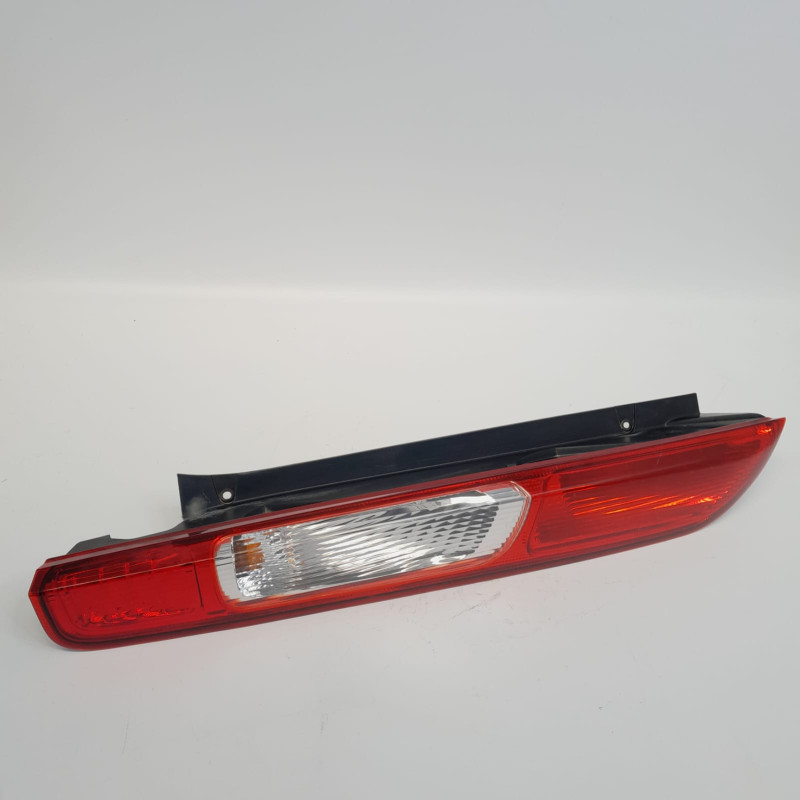 PILOTO TRASERO IZQUIERDO FORD FOCUS BERLINA (CAP) KKDA10175