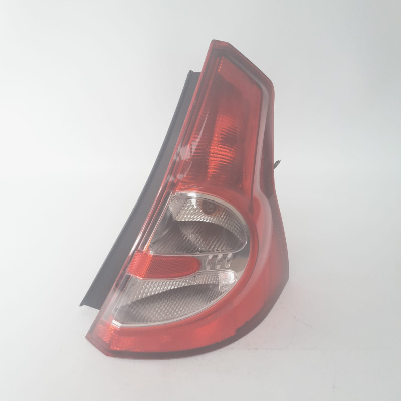PILOTO TRASERO DERECHO DACIA SANDERO 8200734824