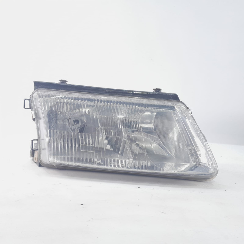 FARO DERECHO VOLKSWAGEN PASSAT BERLINA (3B2) AFN