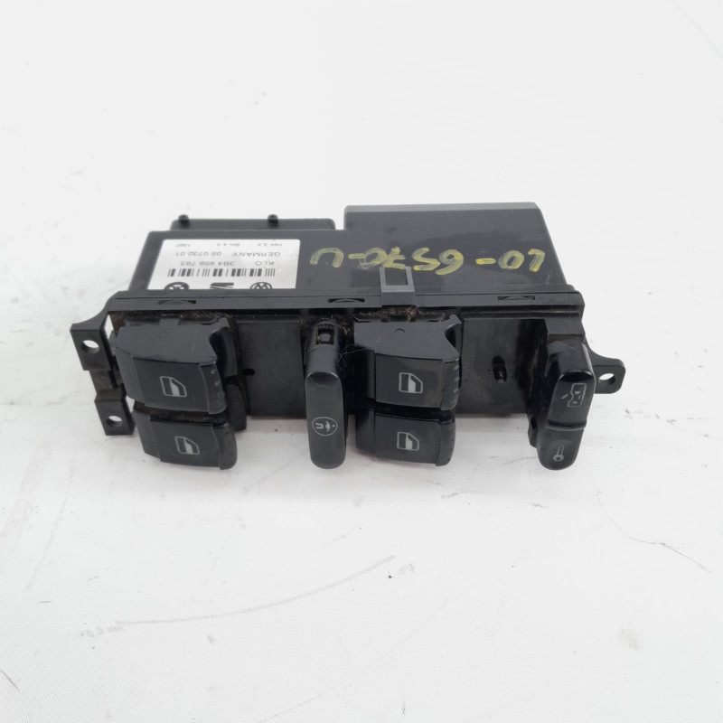 MOTOR ELEVALUNAS DELANTERO IZQUIERDO VOLKSWAGEN PASSAT BERLINA (3B2) AFN3B4959793