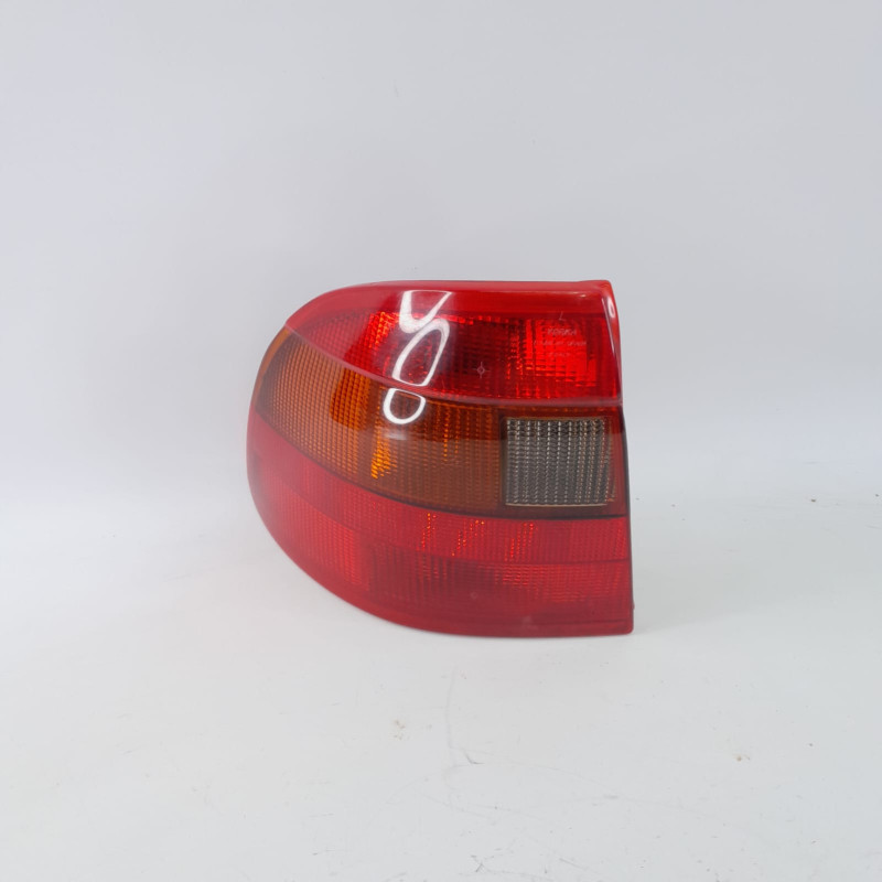 PILOTO TRASERO IZQUIERDO OPEL ASTRA F BERLINA C14SE