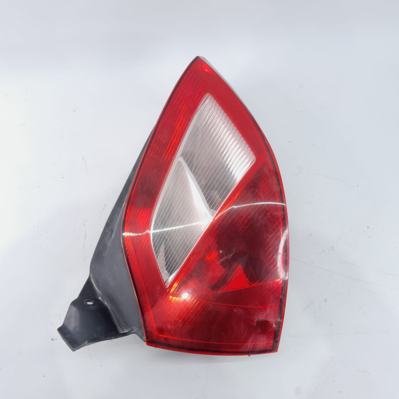 PILOTO TRASERO DERECHO RENAULT MEGANE II BERLINA 5P K9K734MOTOR K9K F789398092