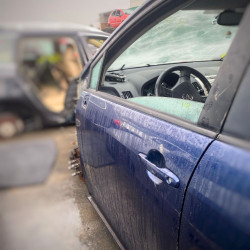 PUERTA DELANTERA IZQUIERDA TOYOTA COROLLA VERSO (R1)