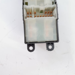 MANDO ELEVALUNAS DELANTERO IZQUIERDO NISSAN ALMERA (N16/E) YD22DDTYD222729