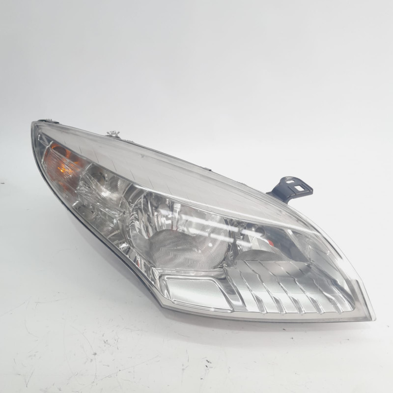 FARO DERECHO RENAULT MEGANE III BERLINA 5P K4M760K4M R8260100017