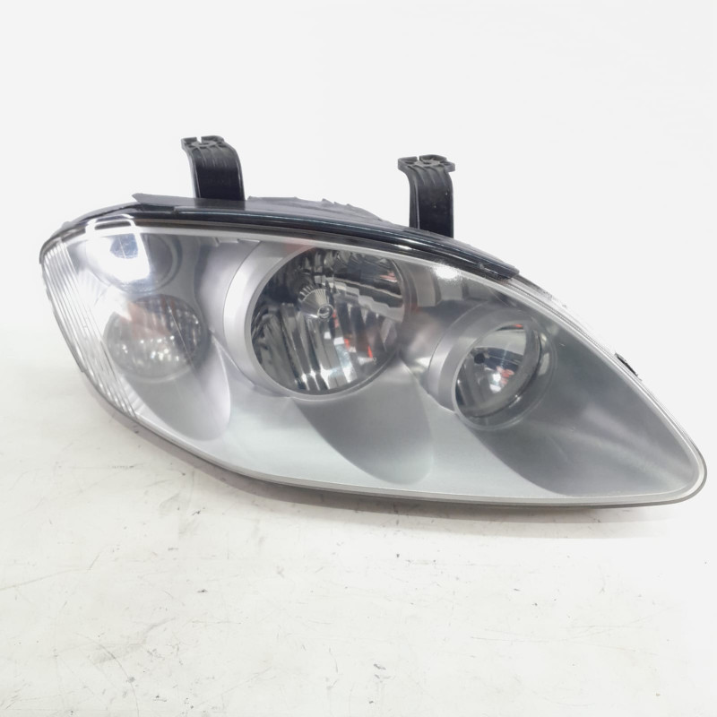 FARO DERECHO SSANGYONG RODIUS D27DT83010221305