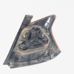 PILOTO TRASERO IZQUIERDO TOYOTA AVENSIS (T27)