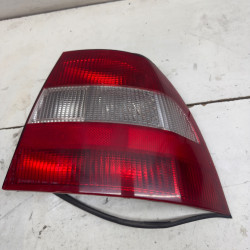 PILOTO TRASERO DERECHO OPEL VECTRA B BERLINA X17DTTC4EE1X17DT90568047
