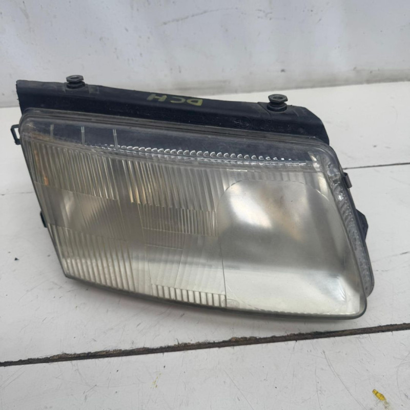 FARO DERECHO VOLKSWAGEN PASSAT BERLINA (3B2) AVGAFN/AVG
