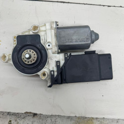 MOTOR ELEVALUNAS DELANTERO IZQUIERDO VOLKSWAGEN GOLF IV BERLINA (1J1)(10.1997) AHW