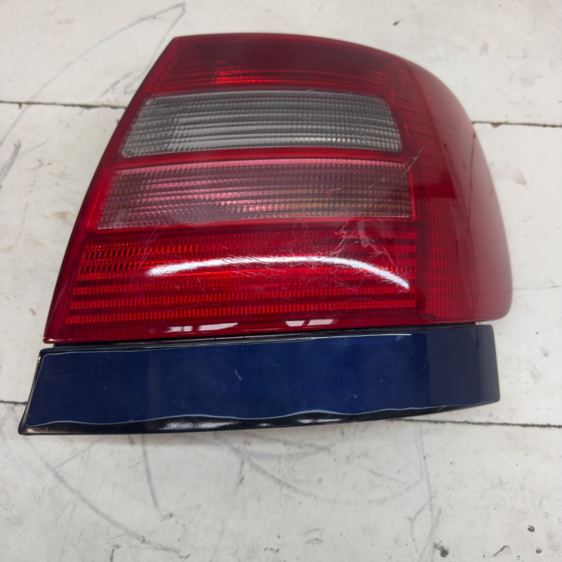 PILOTO TRASERO DERECHO AUDI A4 AVANT (B5) AFN