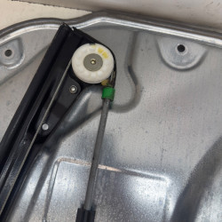 ELEVALUNAS DELANTERO IZQUIERDO VOLKSWAGEN POLO IV (9N1) AZQW06Q4837401H