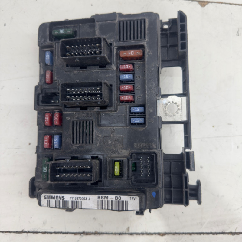 CAJA RELES / FUSIBLES CITROEN XSARA BERLINA D-RHY