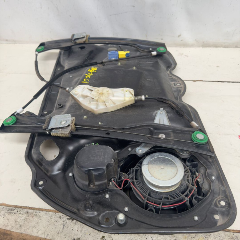 ELEVALUNAS DELANTERO IZQUIERDO VOLKSWAGEN PASSAT BERLINA (3C2) BKP