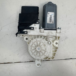 MOTOR ELEVALUNAS TRASERO IZQUIERDO VOLKSWAGEN PASSAT BERLINA (3B3) AVB