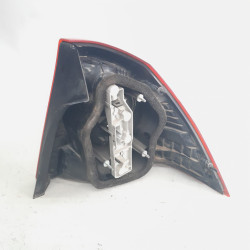 PILOTO TRASERO IZQUIERDO FORD FOCUS BERLINA (CAP) G8DA