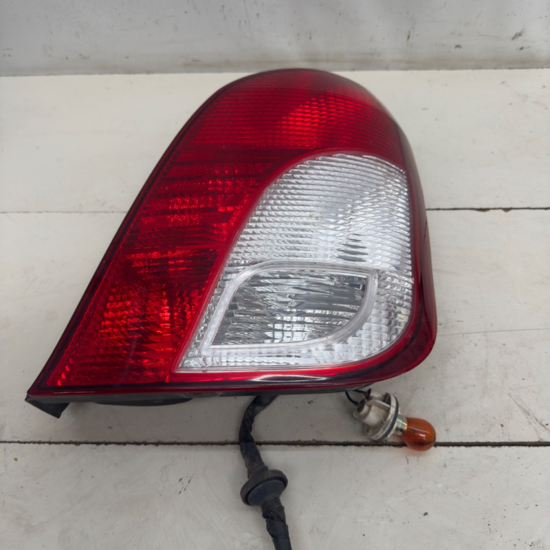 PILOTO TRASERO IZQUIERDO KIA CARENS (RS) T8