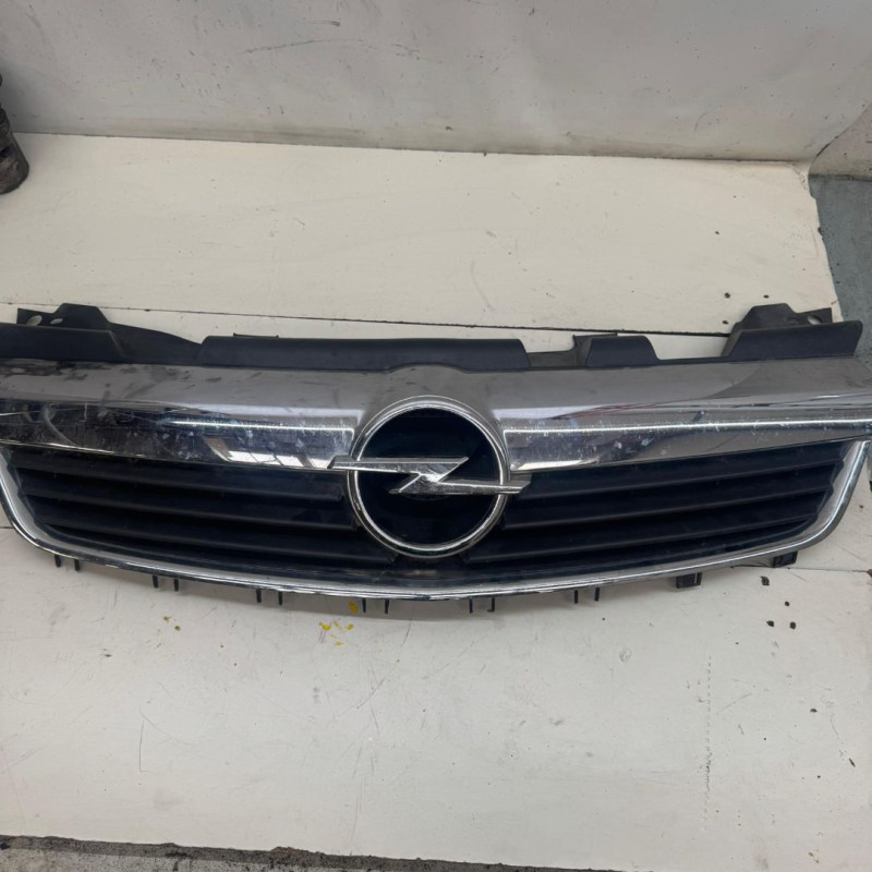 REJILLA DELANTERA OPEL ZAFIRA B Z19DT