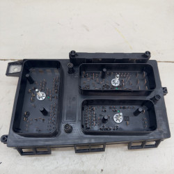 CAJA RELES / FUSIBLES OPEL ASTRA H BERLINA Z19DTH5DK 00866827