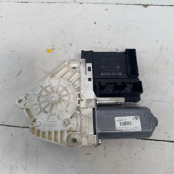 MOTOR ELEVALUNAS DELANTERO DERECHO VOLKSWAGEN PASSAT BERLINA (3B3) AVF