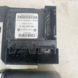 MOTOR ELEVALUNAS TRASERO IZQUIERDO VOLKSWAGEN PASSAT BERLINA (3B3) AZX