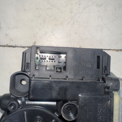 MOTOR ELEVALUNAS TRASERO DERECHO VOLKSWAGEN POLO III BERLINA (6N2) AMF