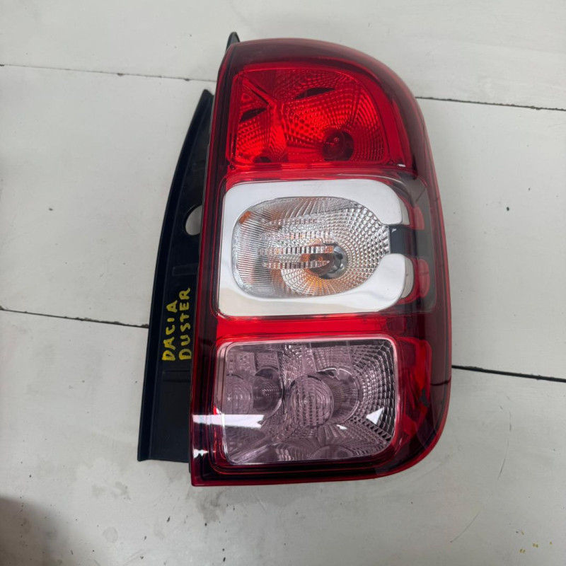 PILOTO TRASERO DERECHO DACIA DUSTER I K9K898K9K J8