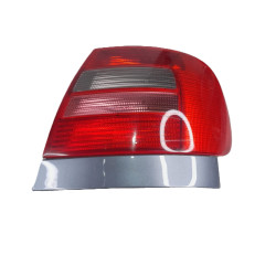 PILOTO TRASERO DERECHO AUDI A4 BERLINA (B5) AGA