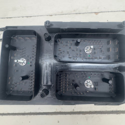 CAJA RELES / FUSIBLES OPEL ASTRA H BERLINA Z16XEPZ16XE1