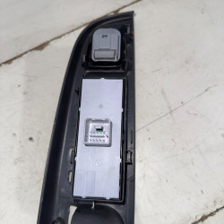 MANDO ELEVALUNAS DELANTERO IZQUIERDO VOLKSWAGEN GOLF V (1K1)(10.2003) BKC1K4868049B