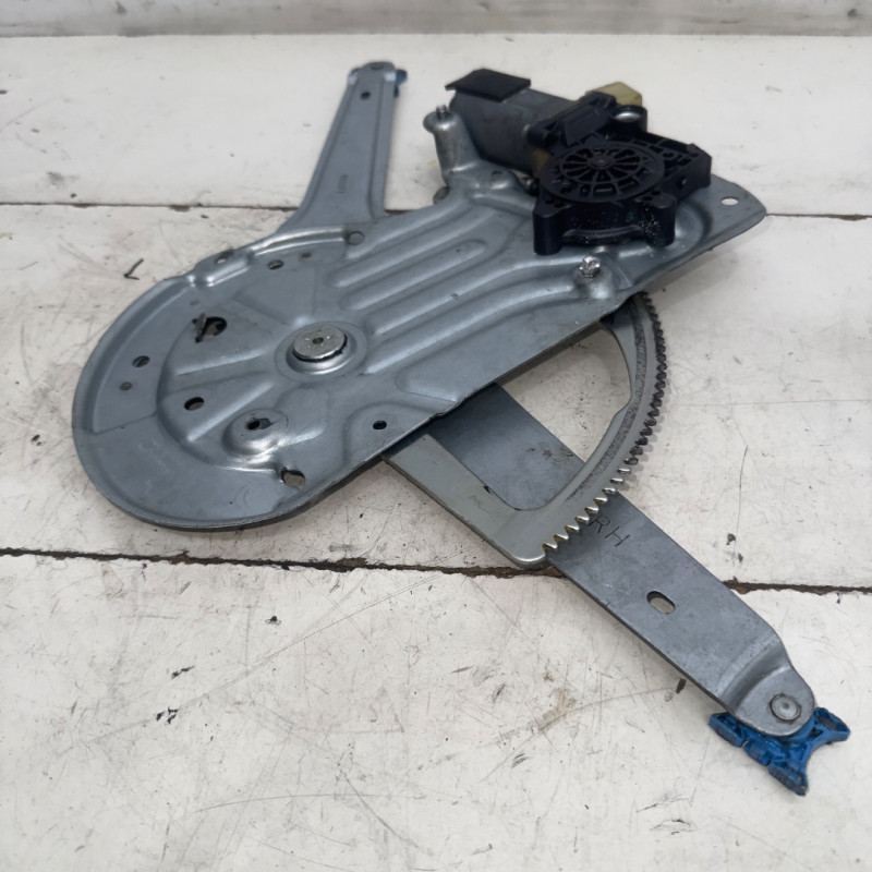 ELEVALUNAS DELANTERO DERECHO VOLVO XC70 D5244T4B5244T0130821761