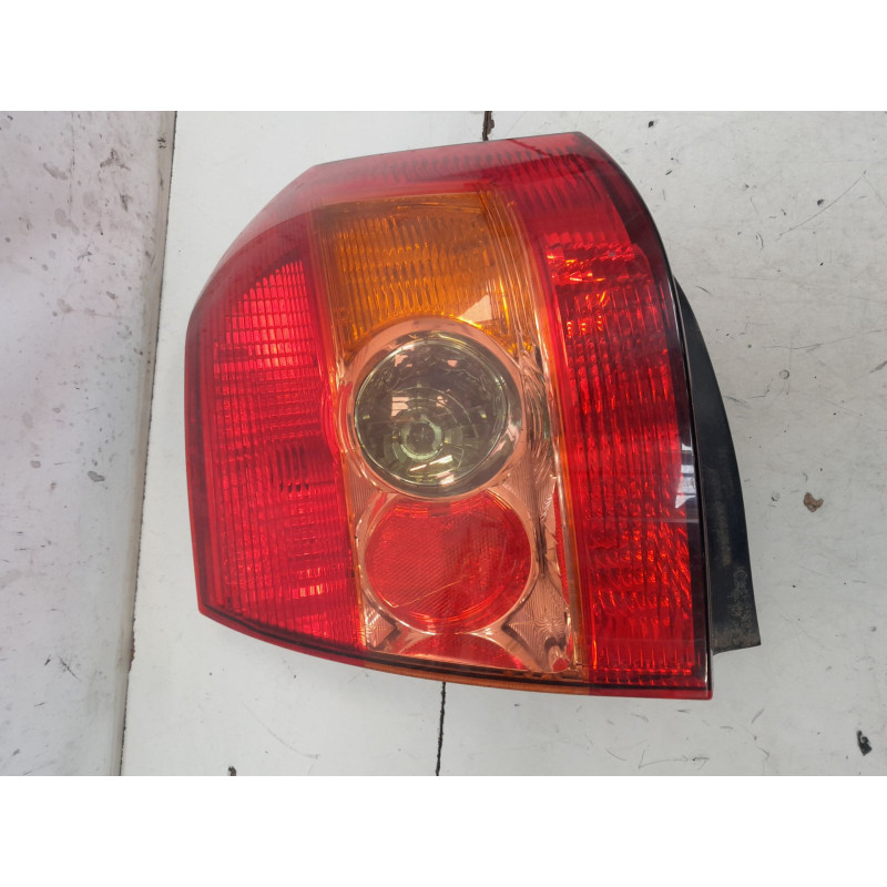 PILOTO TRASERO DERECHO TOYOTA COROLLA (E12) 3ZZFE8156002300