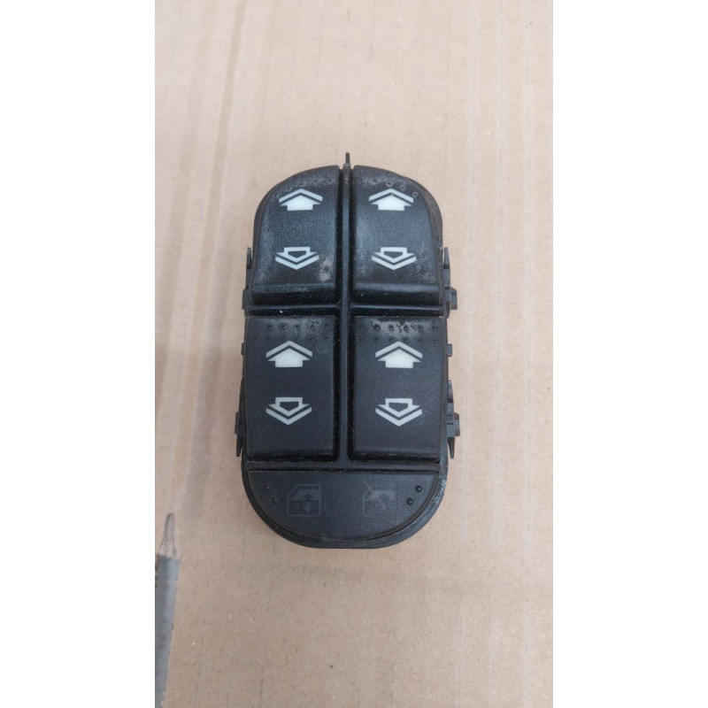 MANDO ELEVALUNAS DELANTERO IZQUIERDO FORD FOCUS BERLINA (CAK) FYDB2M5T14A132DA