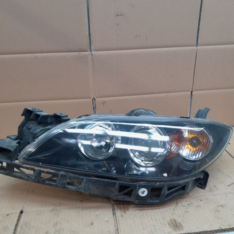 FARO DERECHO MAZDA 3 BERLINA (BK) Y6
