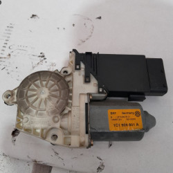 MOTOR ELEVALUNAS DELANTERO IZQUIERDO VOLKSWAGEN BORA BERLINA (1J2)(1998) ALH1C1959801A