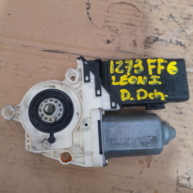 MOTOR ELEVALUNAS DELANTERO DERECHO SEAT LEON (1M1) ALH1C1959802A