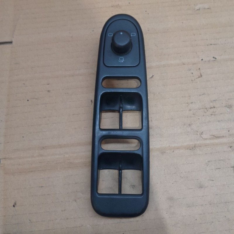 MOLDURA SEAT TOLEDO (1M2) AHF1M0163B