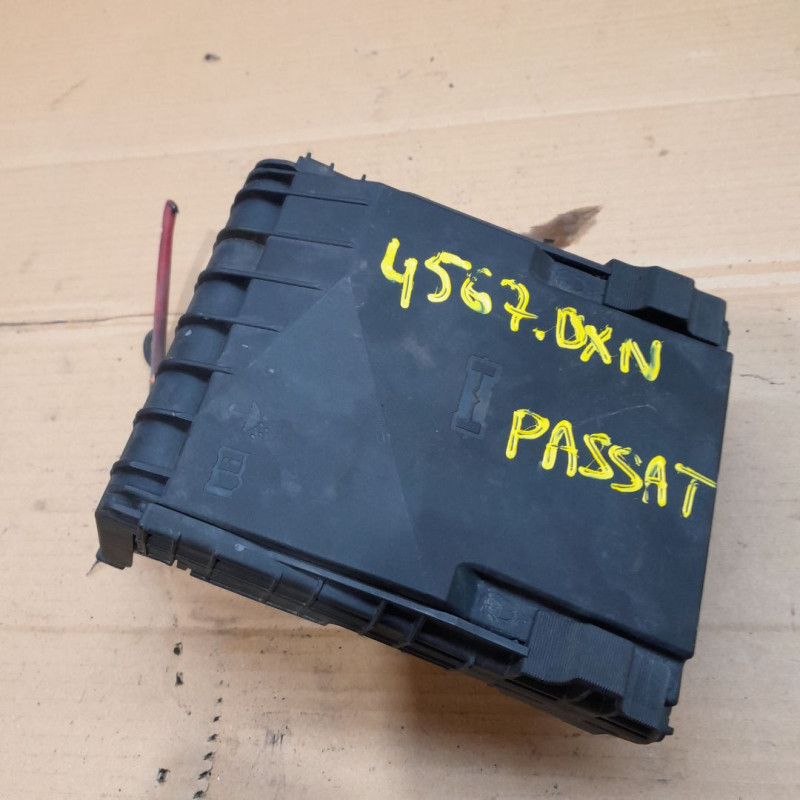 CAJA RELES / FUSIBLES VOLKSWAGEN PASSAT BERLINA (3C2) BKP