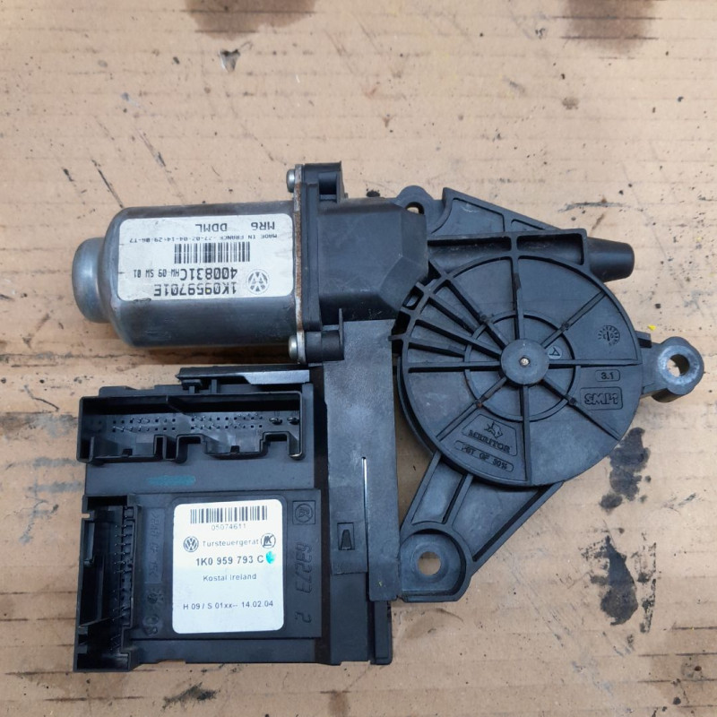 MOTOR ELEVALUNAS DELANTERO IZQUIERDO VOLKSWAGEN GOLF PLUS V (5M1) BKC1K0959793C