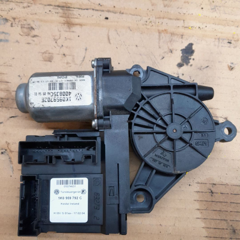 MOTOR ELEVALUNAS DELANTERO DERECHO VOLKSWAGEN GOLF PLUS V (5M1) BKC1K0959792C