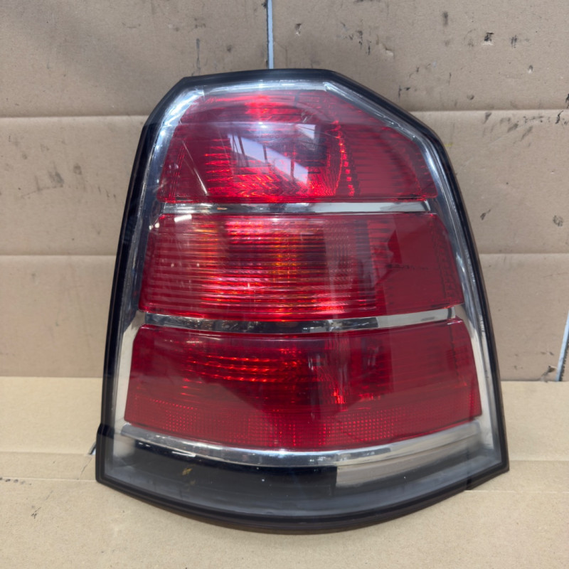 PILOTO TRASERO DERECHO OPEL ZAFIRA B Z19DT