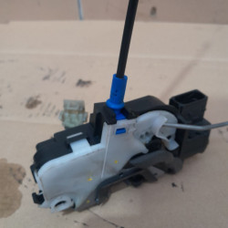 CERRADURA PUERTA DELANTERA DERECHA OPEL ASTRA J GTC A20DTH13503802