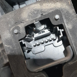 PILOTO TRASERO IZQUIERDO RENAULT SCENIC II (JM) K9K728MOTOR K9K F7