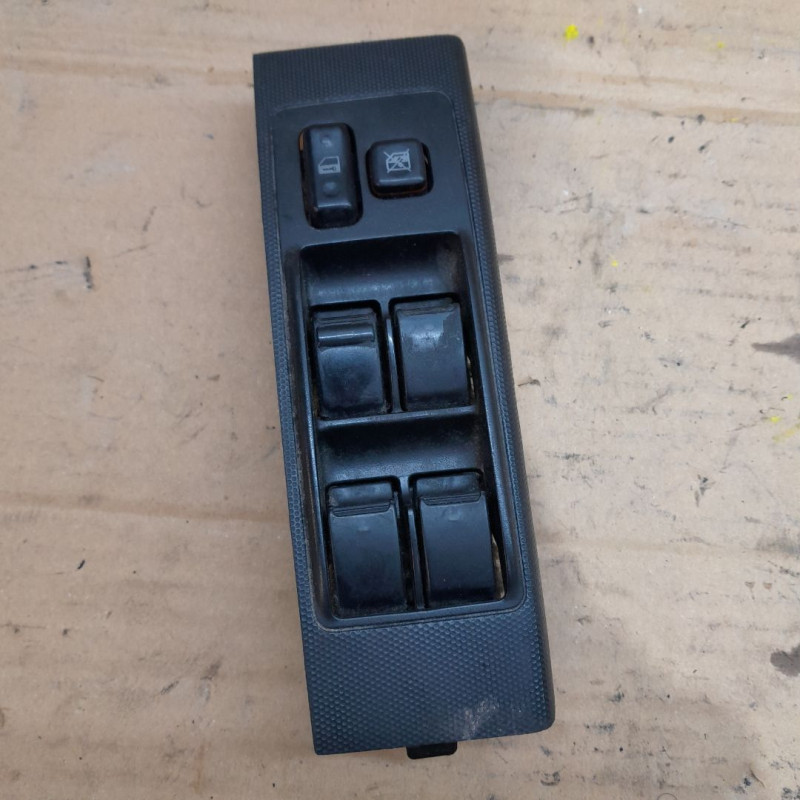 MANDO ELEVALUNAS DELANTERO IZQUIERDO TOYOTA COROLLA VERSO (R1) 1CDFTV848200F03000