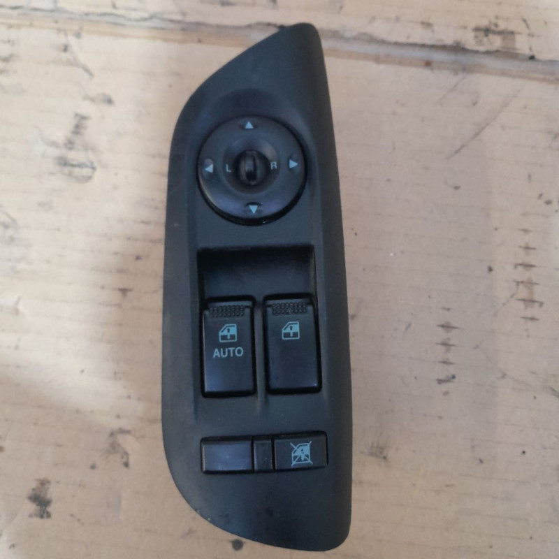 MANDO ELEVALUNAS DELANTERO IZQUIERDO HYUNDAI COUPE (GK) G6BAGG 6BA935702C500