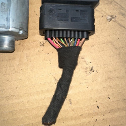 MOTOR ELEVALUNAS TRASERO IZQUIERDO VOLKSWAGEN PASSAT BERLINA (3B3) AVF0130821697
