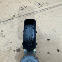 MOTOR ELEVALUNAS DELANTERO IZQUIERDO VOLKSWAGEN PASSAT BERLINA (3B3) AVF0130821695
