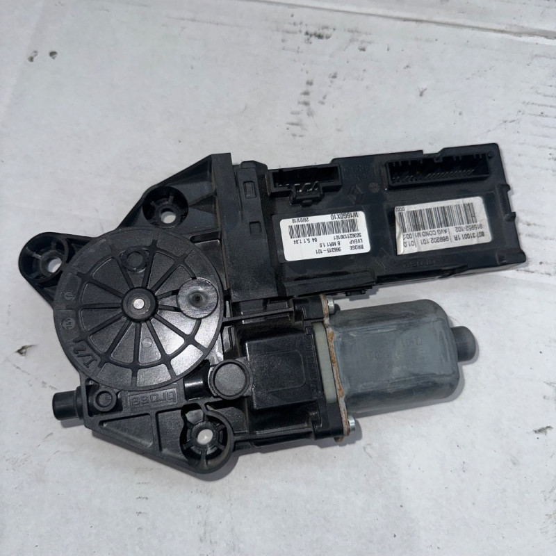 MOTOR ELEVALUNAS DELANTERO IZQUIERDO RENAULT SCENIC III (JZ) K9K734K9K G80130822479