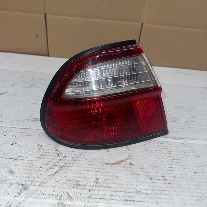 PILOTO TRASERO IZQUIERDO NISSAN ALMERA (N15) CD20